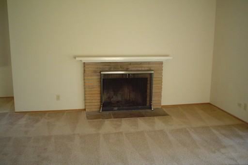 1472 Sunland Ct - Photo 2 of 5