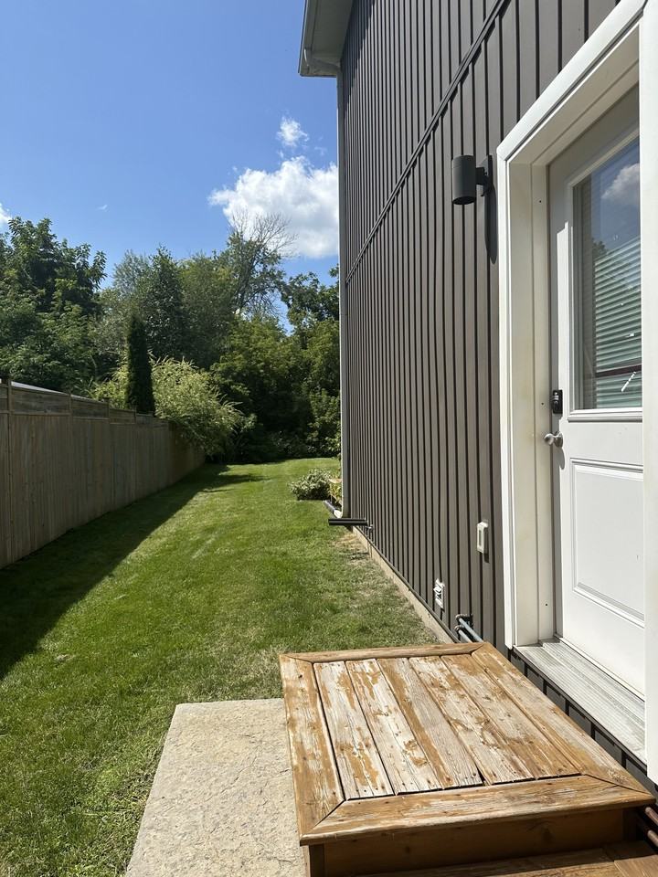 285 Armour Road - Photo 3 of 21