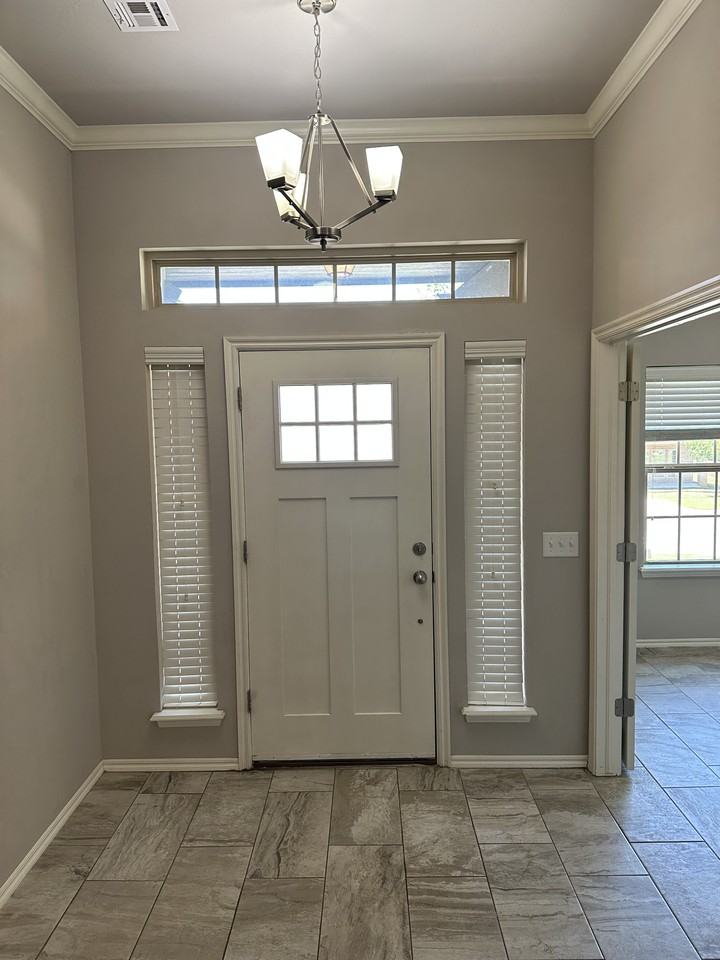 1178 Creek Side Drive - Photo 3 of 27