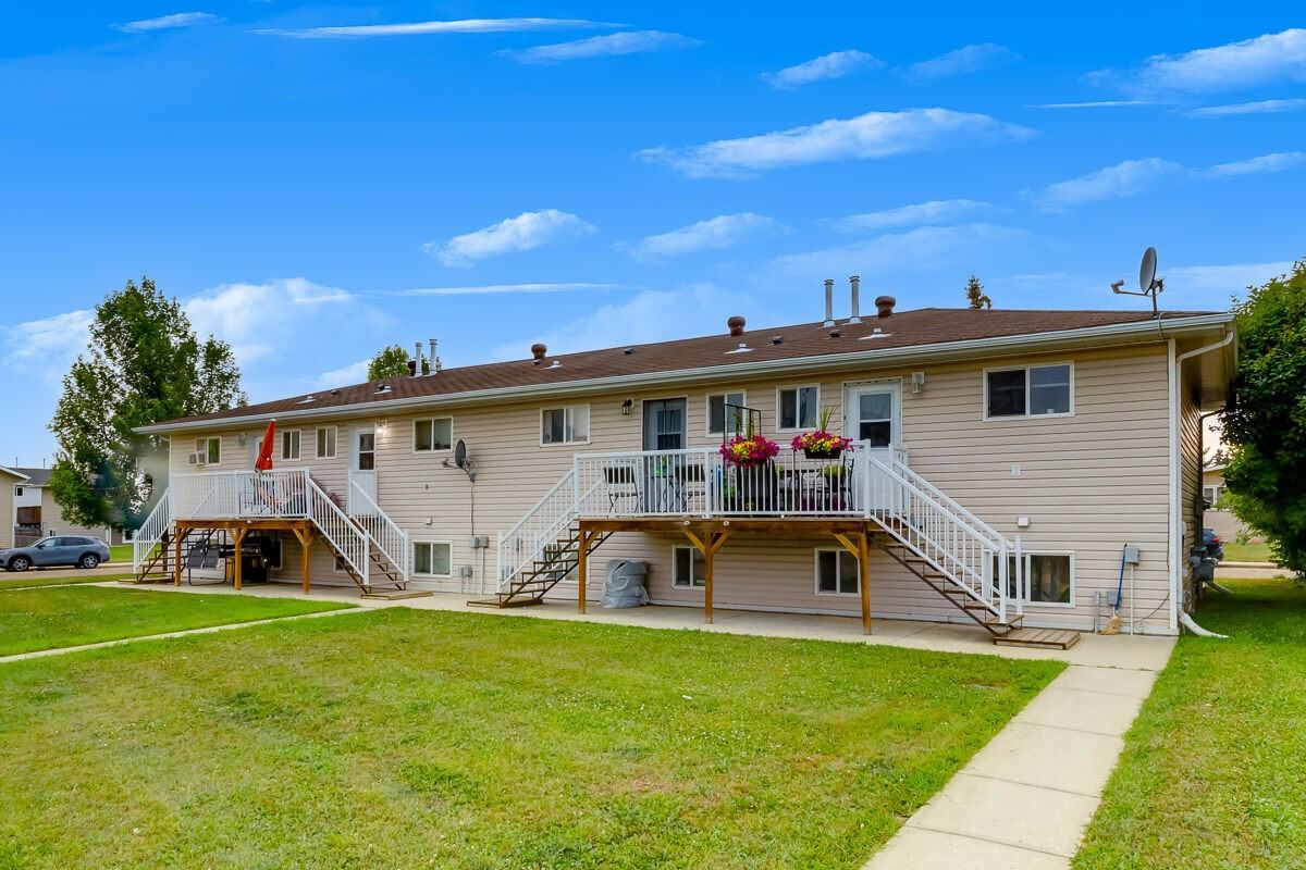 Eagle Manor - Photo 3 of 10