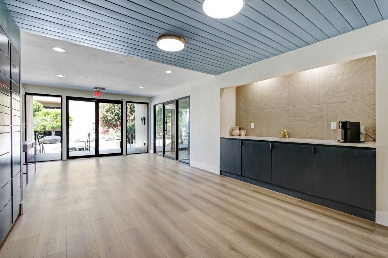 Zelzah Court - Photo 5 of 67