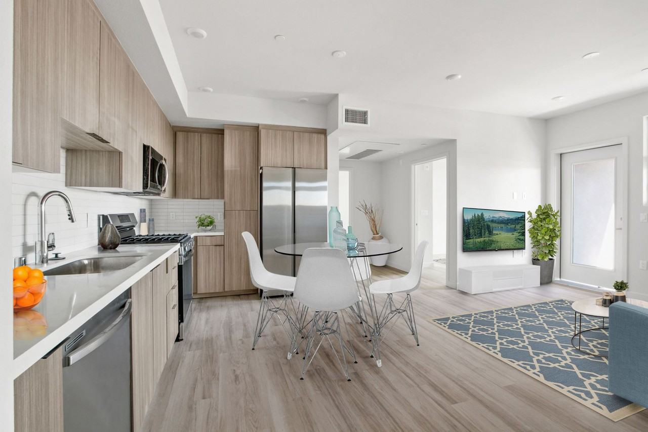 Thrive on 7th - Photo 6 of 52