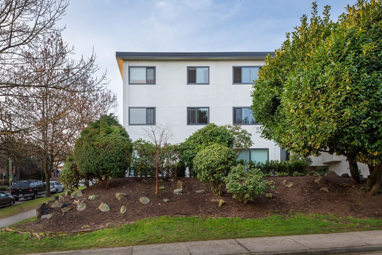 Maple Crest Apartments - Photo 2 of 3