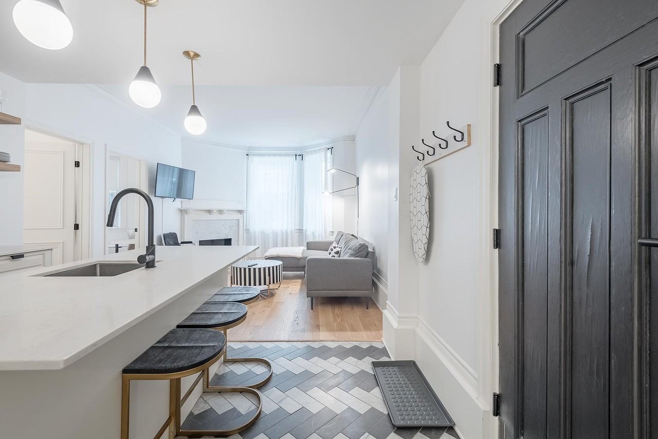 Chelsea House - Photo 3 of 12