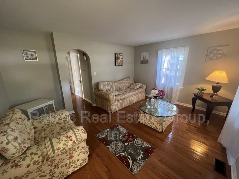 6242 Evanston Ave - Photo 3 of 21