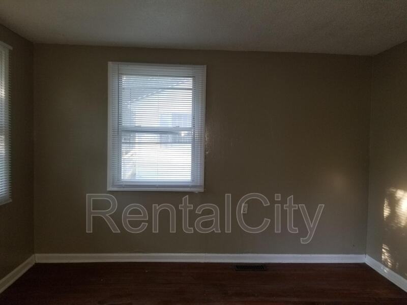 3011 Wahl St - Photo 3 of 15