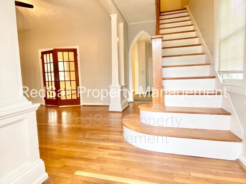 111 S Willard Ave - Photo 4 of 21