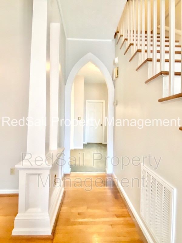 111 S Willard Ave - Photo 5 of 21