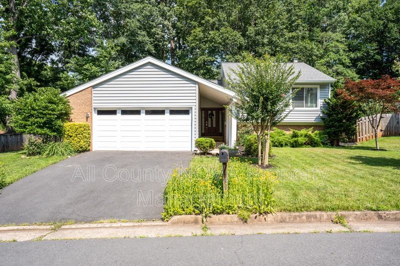 121 Avondale Dr - Photo 2 of 39