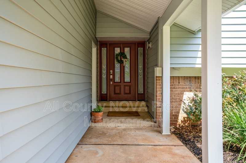 121 Avondale Dr - Photo 3 of 39