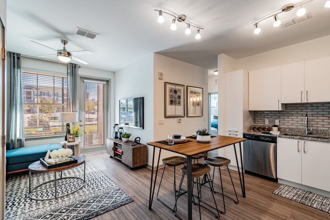 Vue on Lake Monroe - Photo 4 of 68