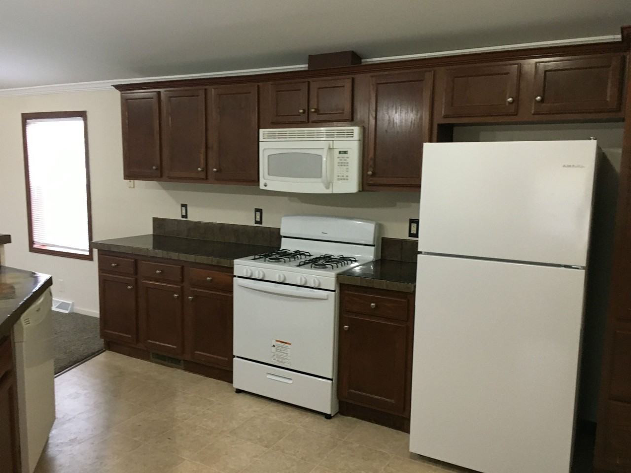 187 Ash St - Photo 2 of 25