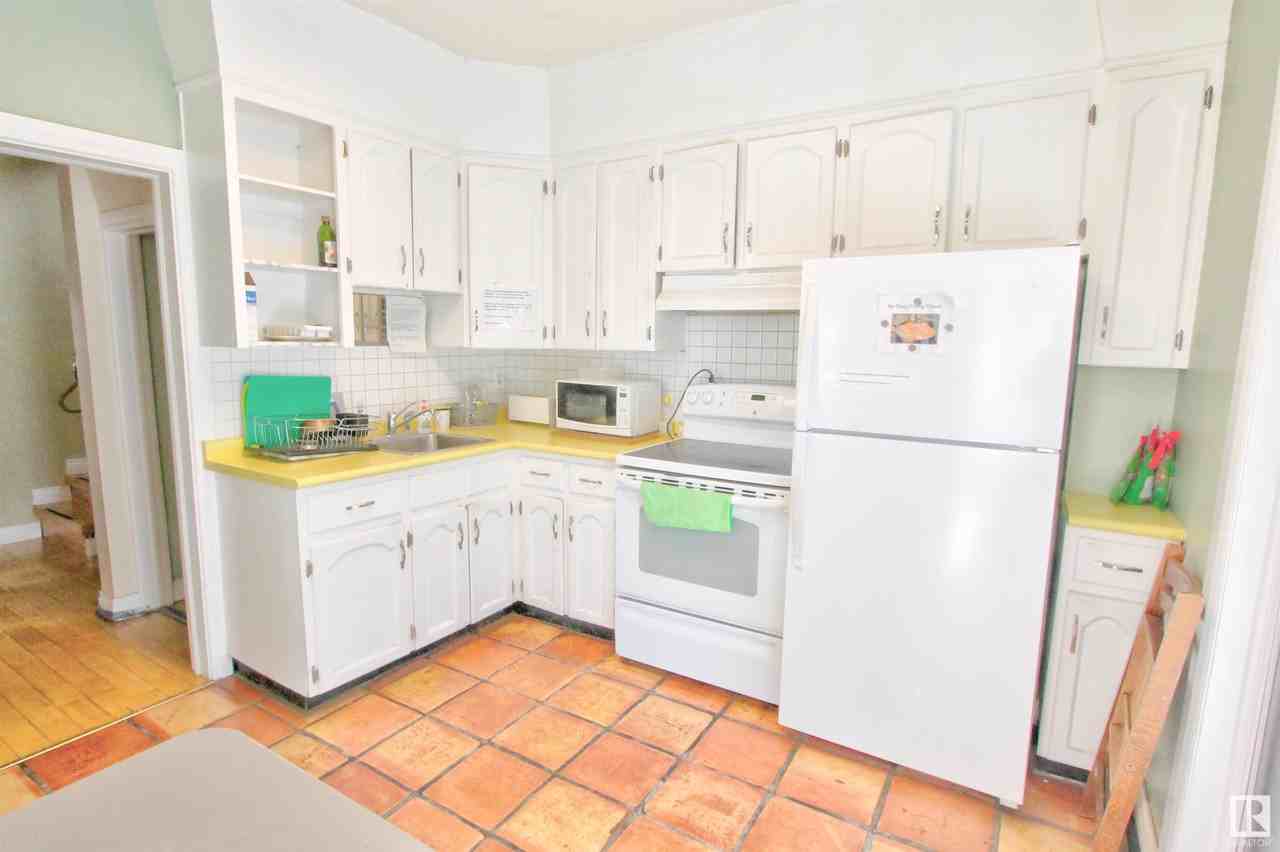 10729 101 Street Northwest - Photo 3 of 16