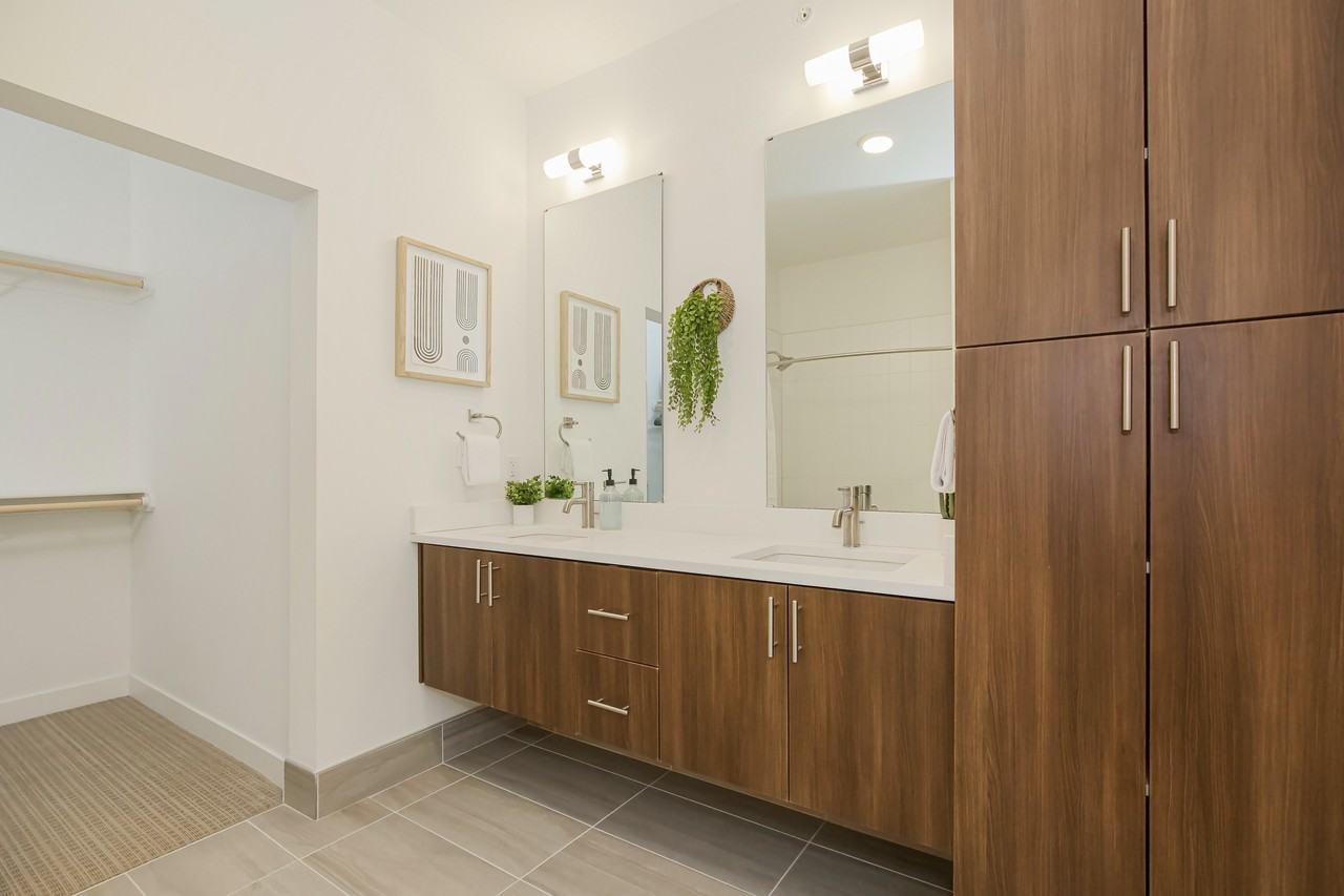 Westside Flats - Photo 7 of 42