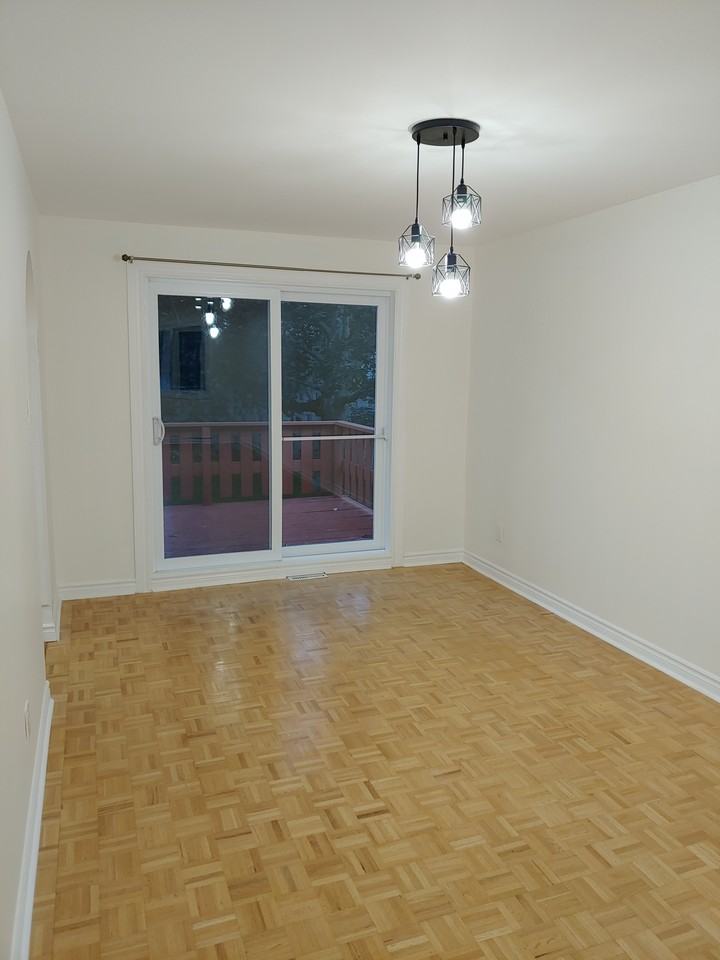 70 Boulevard Kirkland - Photo 3 of 10