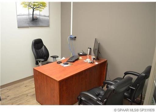 9819 97 Ave #101 - Photo 3 of 11