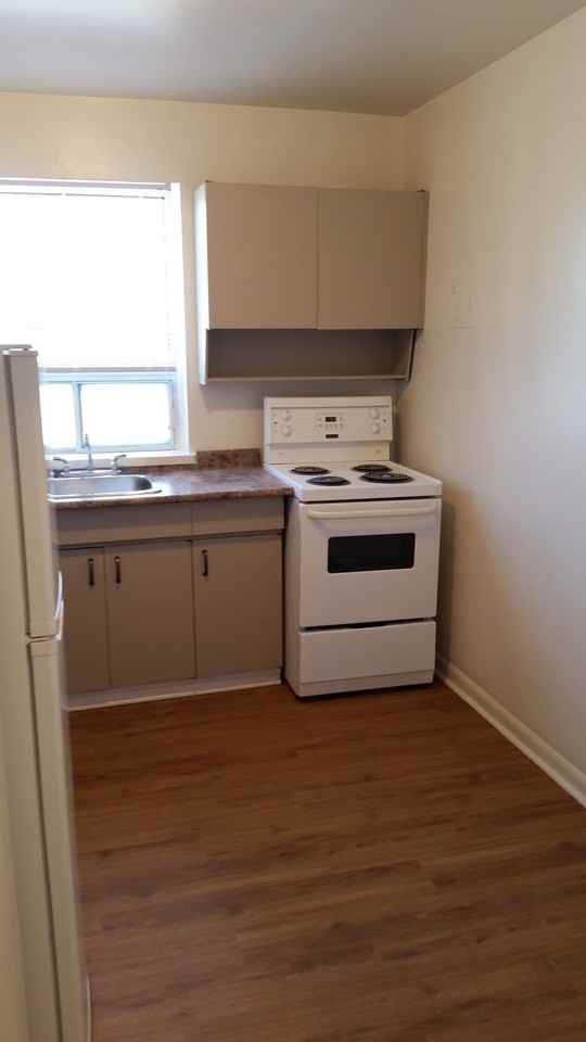 430 Stradbrook - Photo 2 of 6