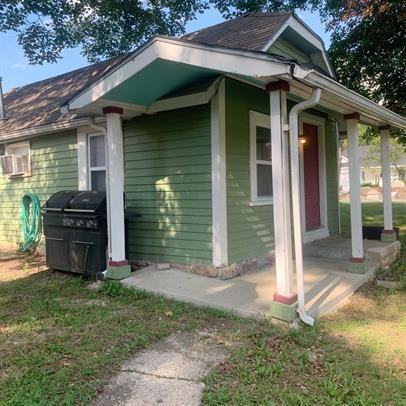 402 Elm St - Photo 2 of 17