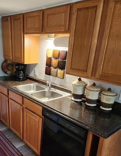 402 Elm St - Photo 3 of 17