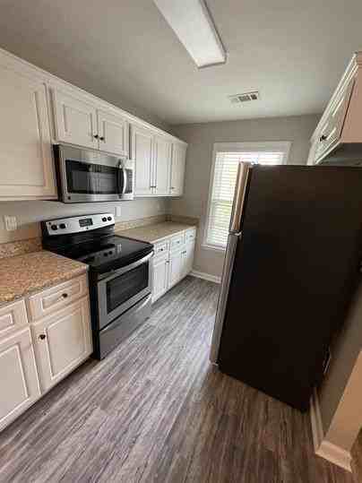 245 Sunview Dr - Photo 3 of 20