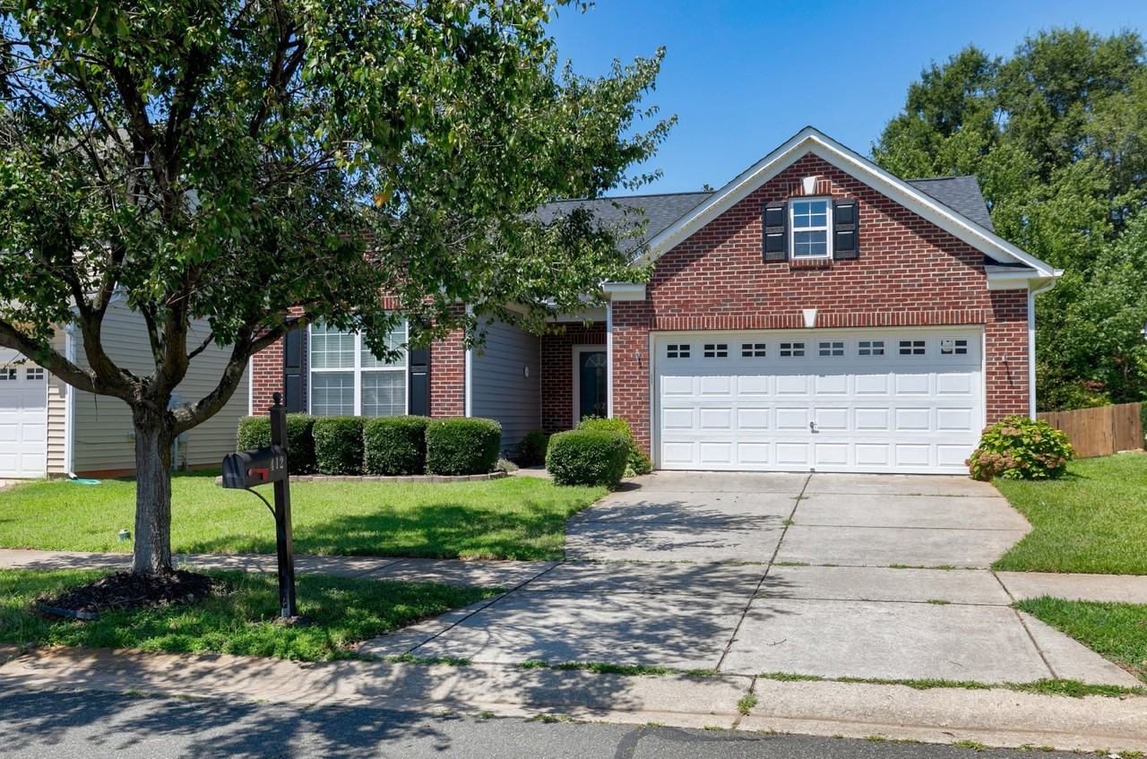 412 Cline Falls Dr - Photo 2 of 35
