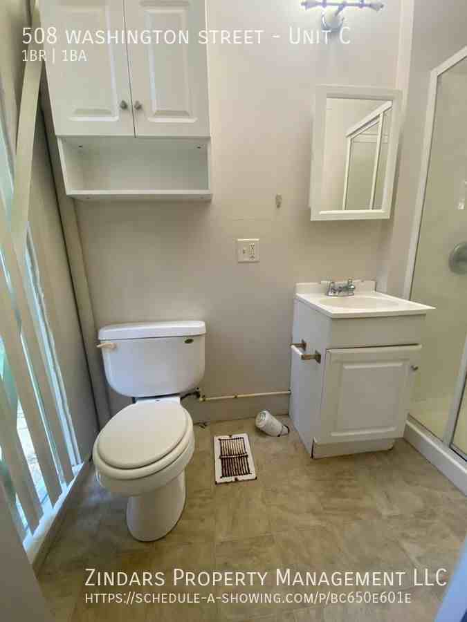 508 E Washington St #C - Photo 3 of 8