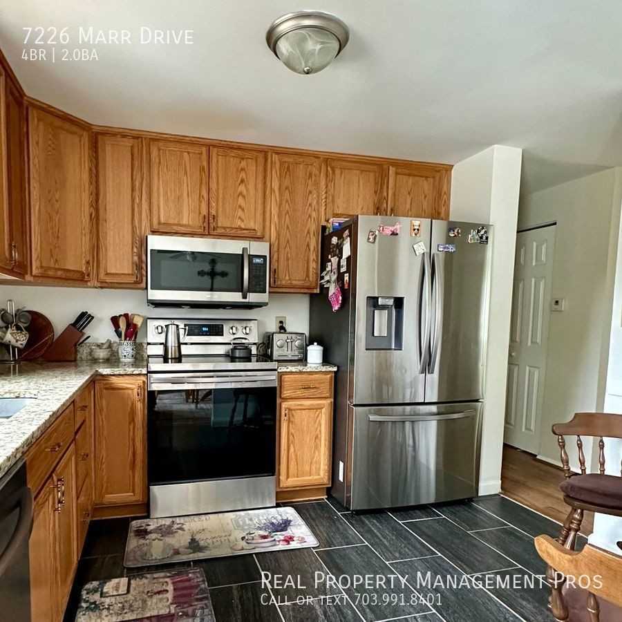 7226 Marr Dr - Photo 3 of 15
