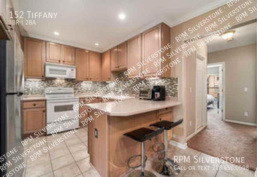 152 Tiffany Ln - Photo 3 of 16