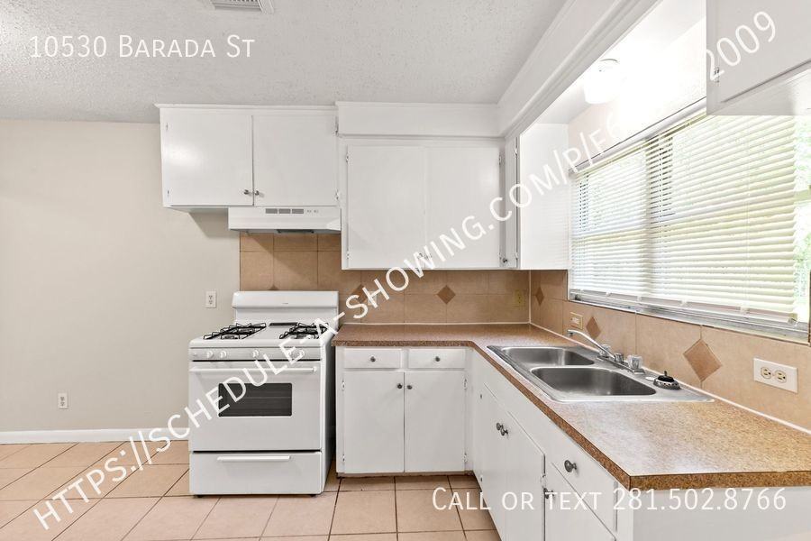 10530 Barada St - Photo 2 of 10