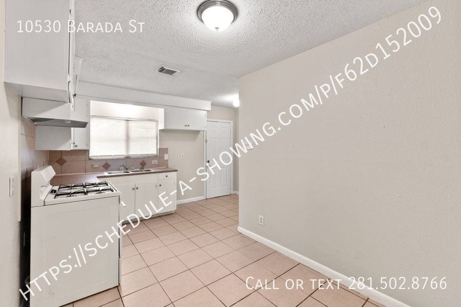 10530 Barada St - Photo 3 of 10