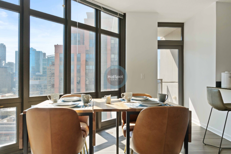 342 N Desplaines St - Photo 4 of 13