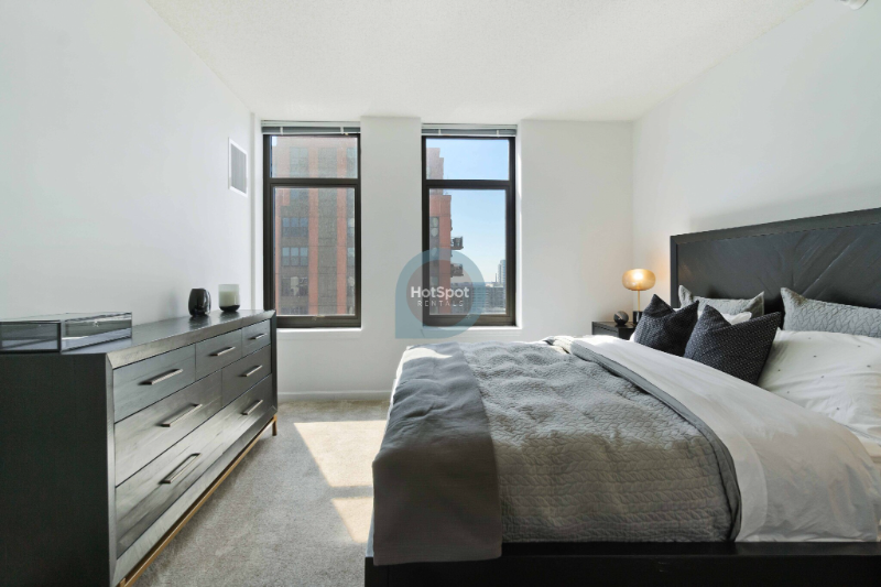 342 N Desplaines St - Photo 6 of 13