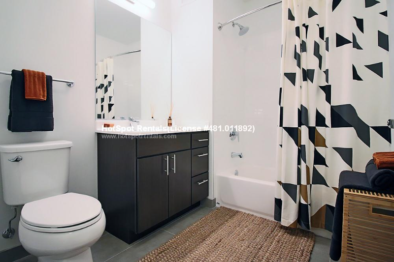 151 West Superior Street - Photo 3 of 6