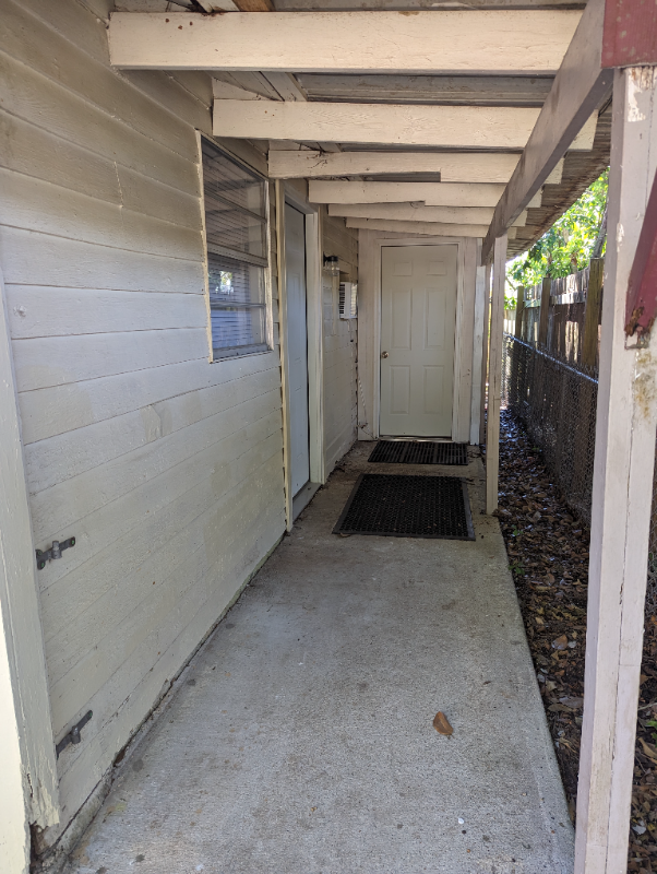 1113 1/2 Iberia St - Photo 2 of 8