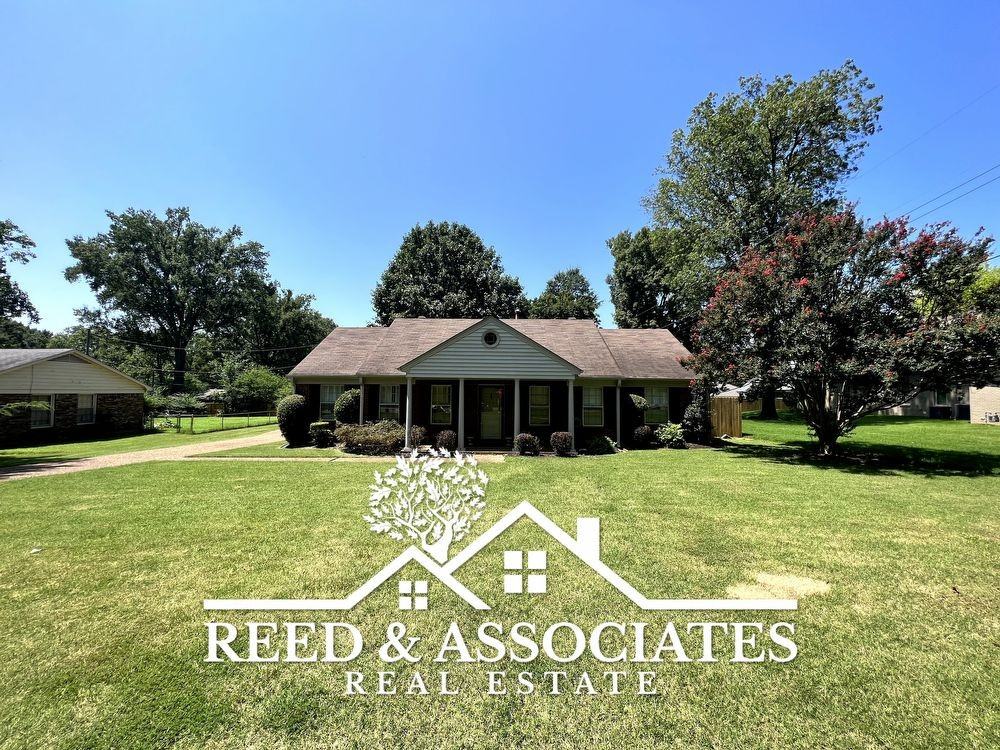 2523 Howard Rd - Photo 2 of 24