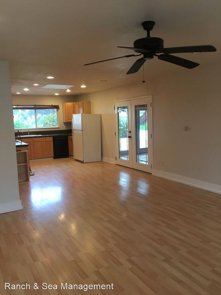 313 Camelot Dr - Photo 2 of 11