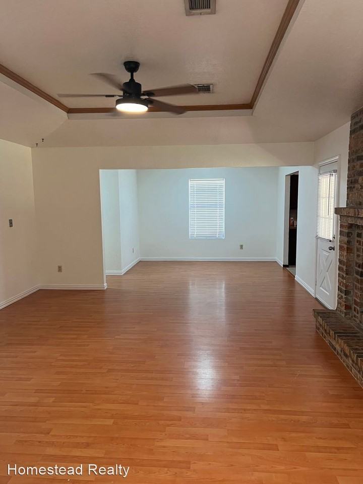 5740 Kristin Ln - Photo 3 of 14