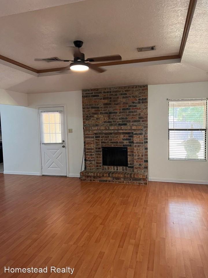 5740 Kristin Ln - Photo 2 of 14