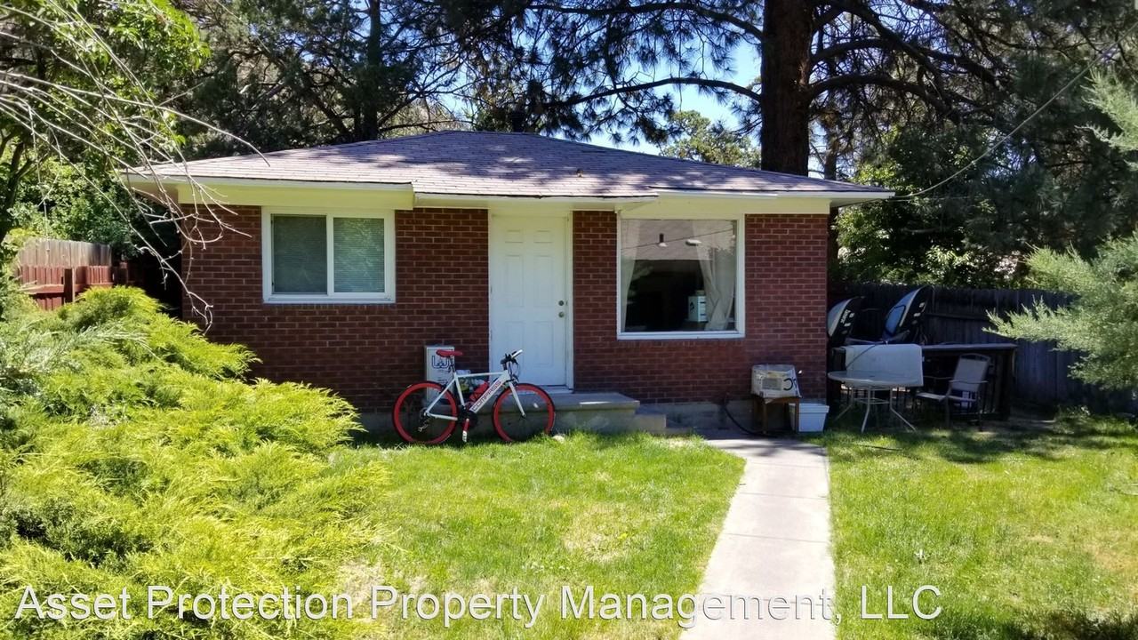 862-862.5 NE 11th St. - Photo 2 of 17