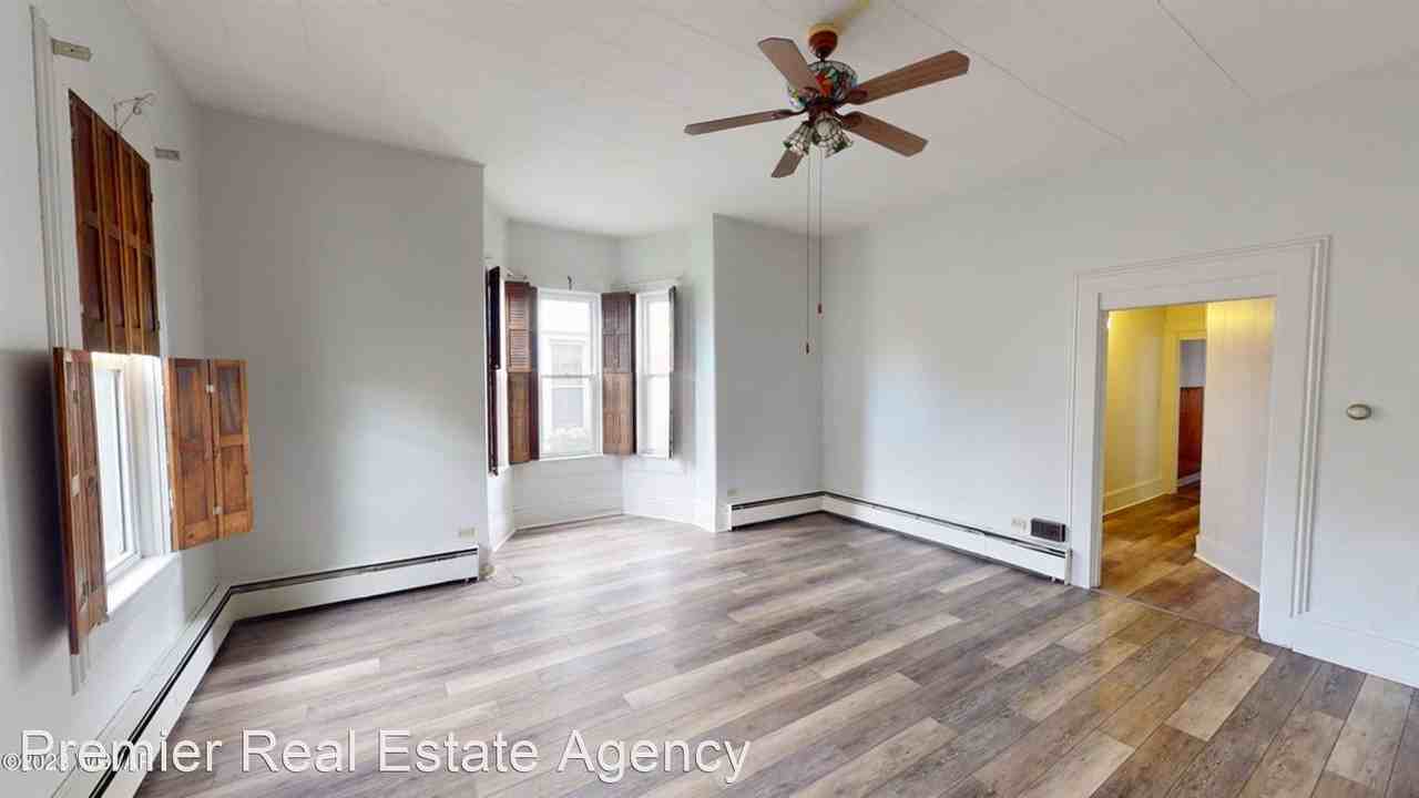 8 S. Washington St - Photo 2 of 10