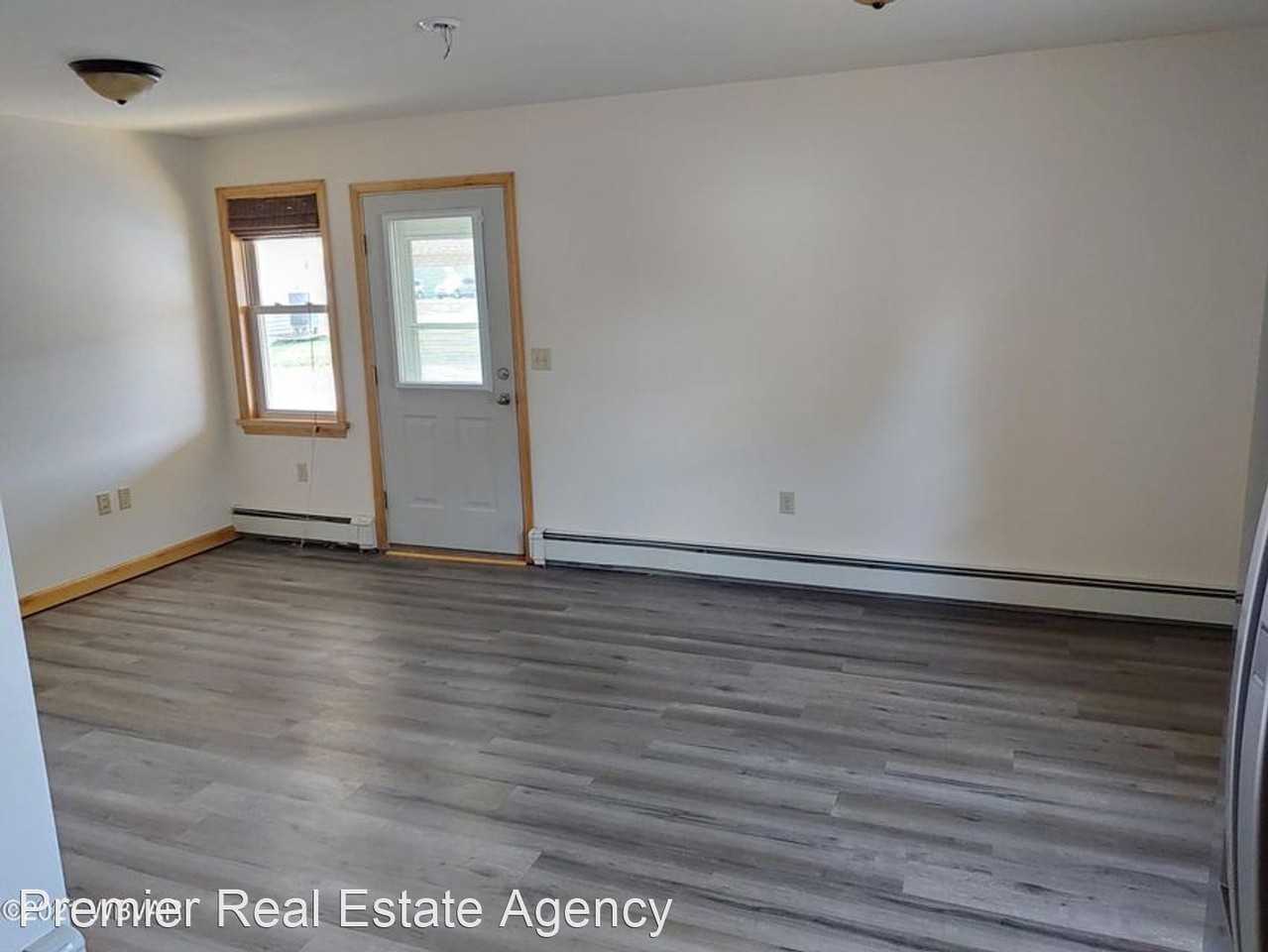 8840 State Route 405 - Photo 2 of 10