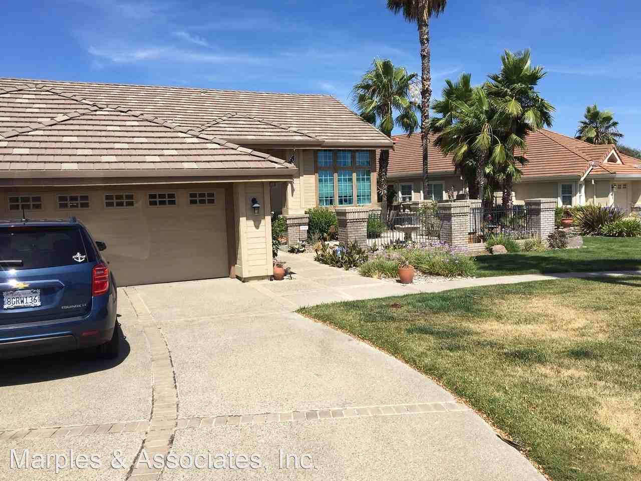 2079 Newport Dr - Photo 2 of 2