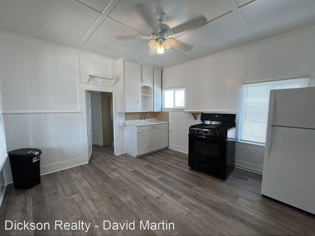 1027 1/2 W 2nd St - Photo 2 of 5