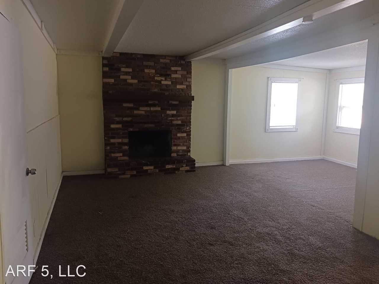 2407 Woodend Ave - Photo 2 of 9