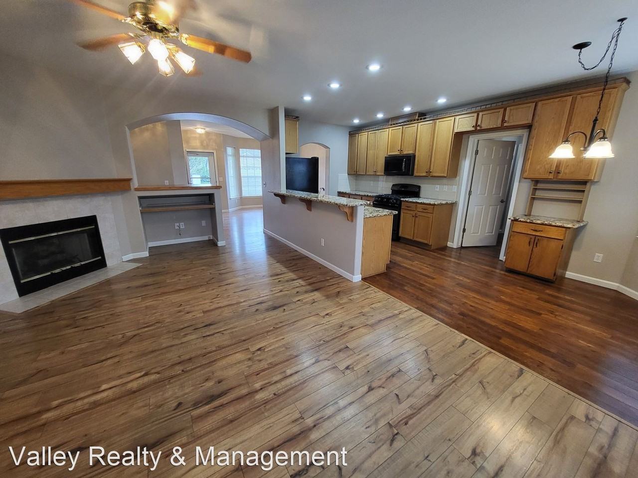 1314 Penn Ln - Photo 3 of 11