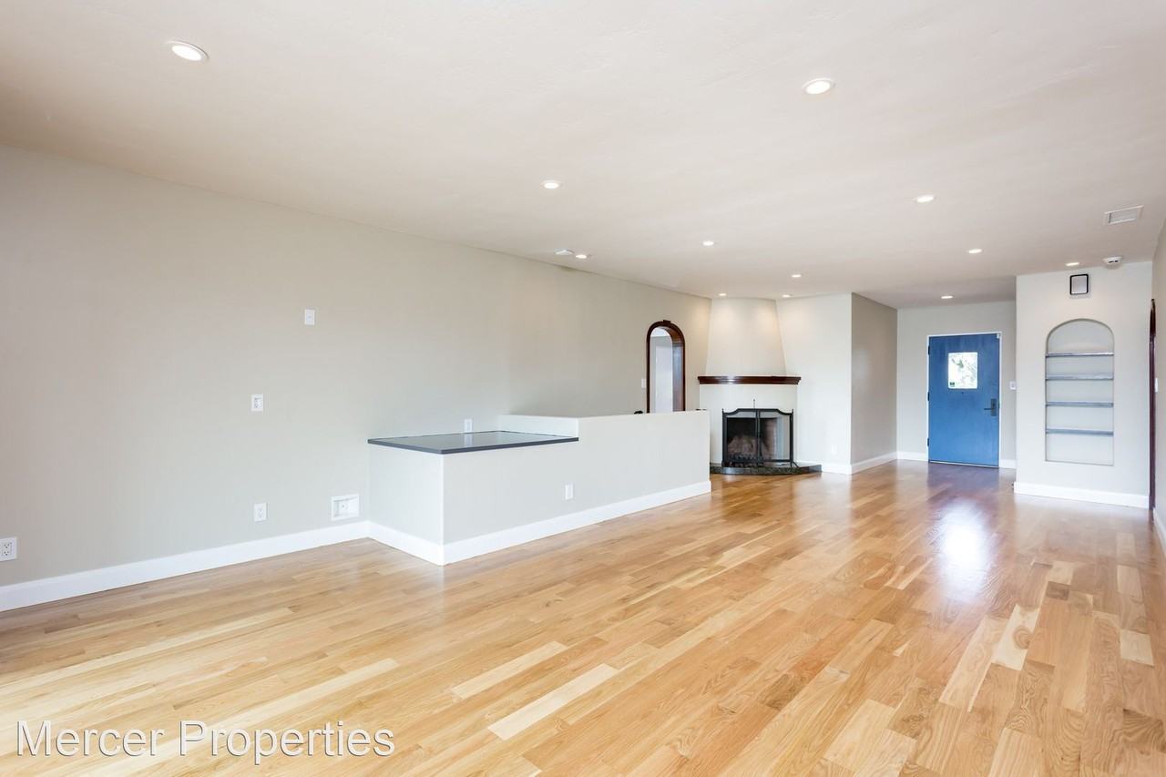 4886 Hart Dr - Photo 3 of 29
