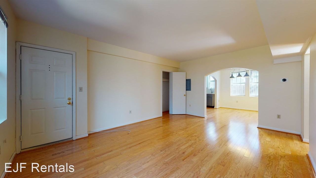 1805 N Queens Ln #141 - Photo 2 of 29