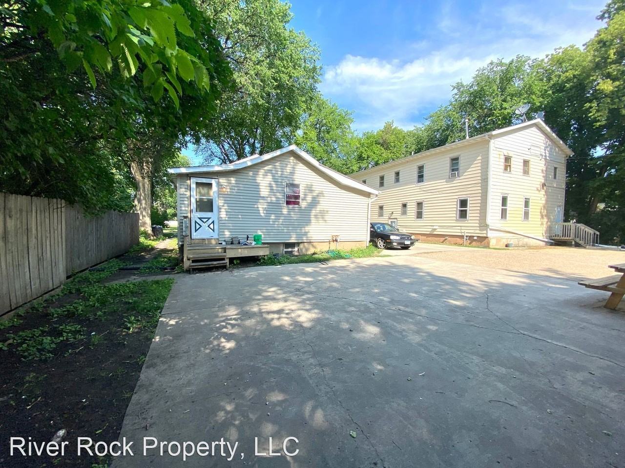 216 10th St N - Photo 3 of 25