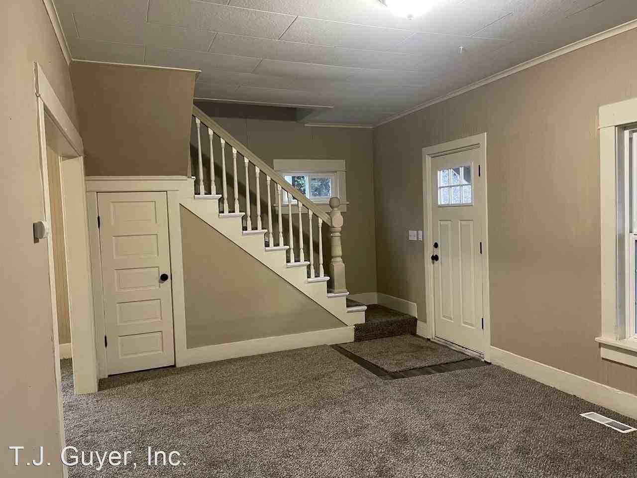 714 G St - Photo 2 of 12