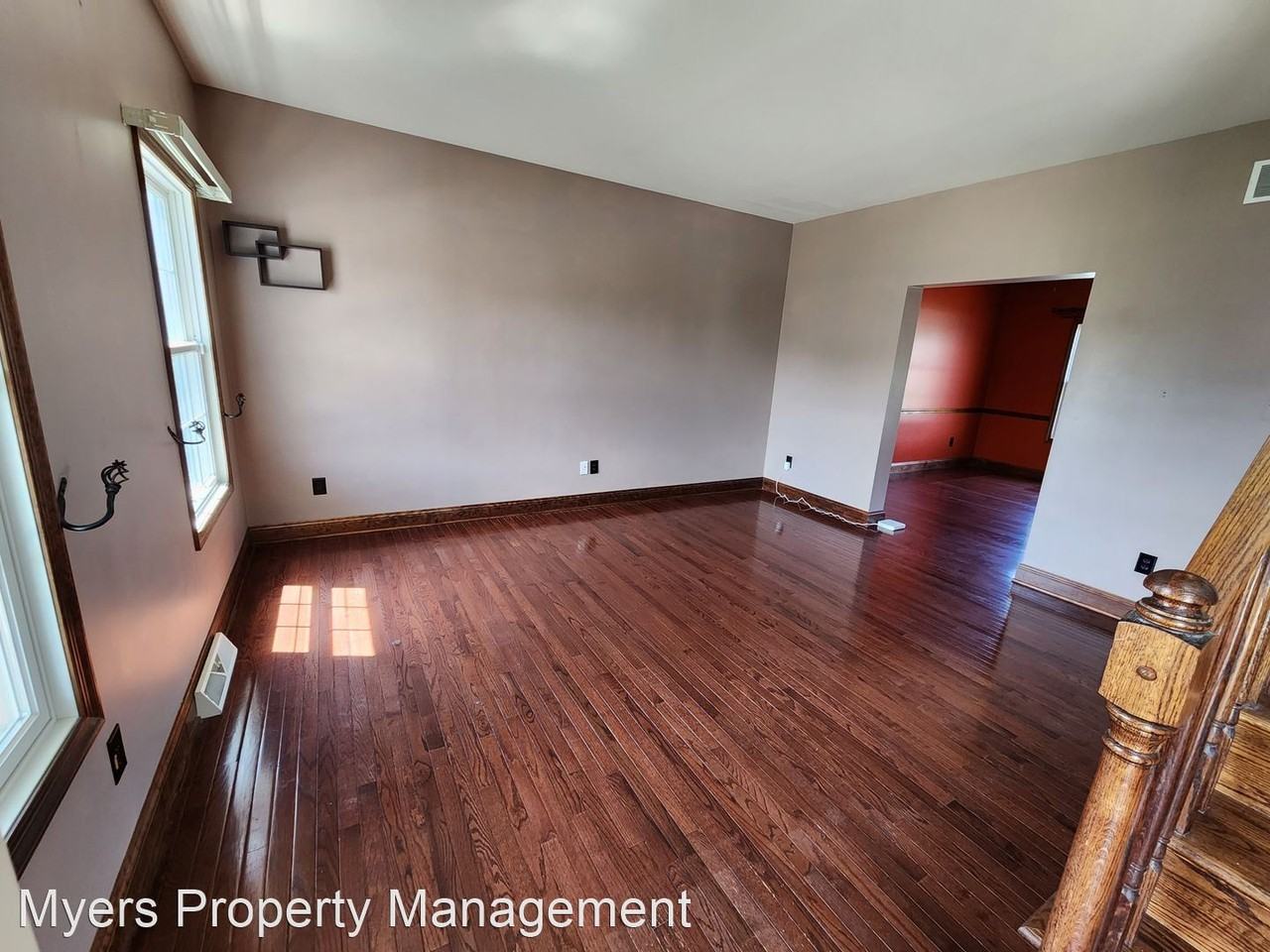 215 Galway Ct - Photo 3 of 10